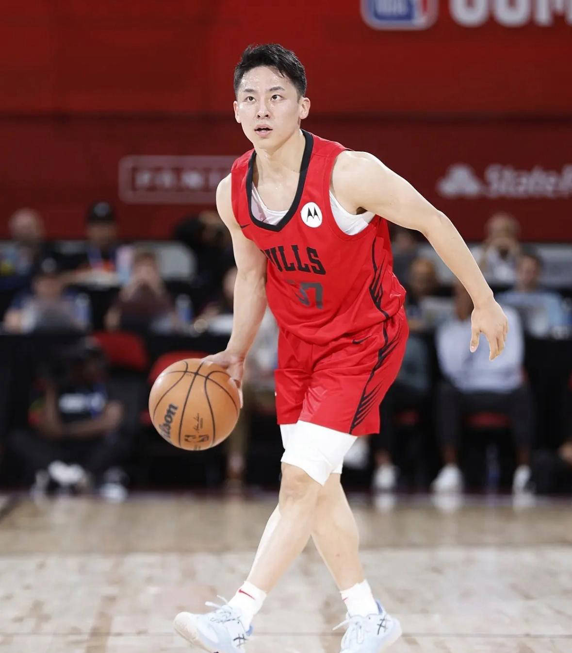 河村勇辉草根逆袭，签约芝加哥公牛！