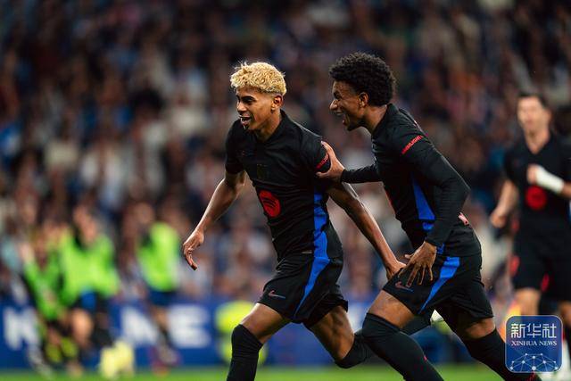 西甲|巴塞罗那提前夺冠