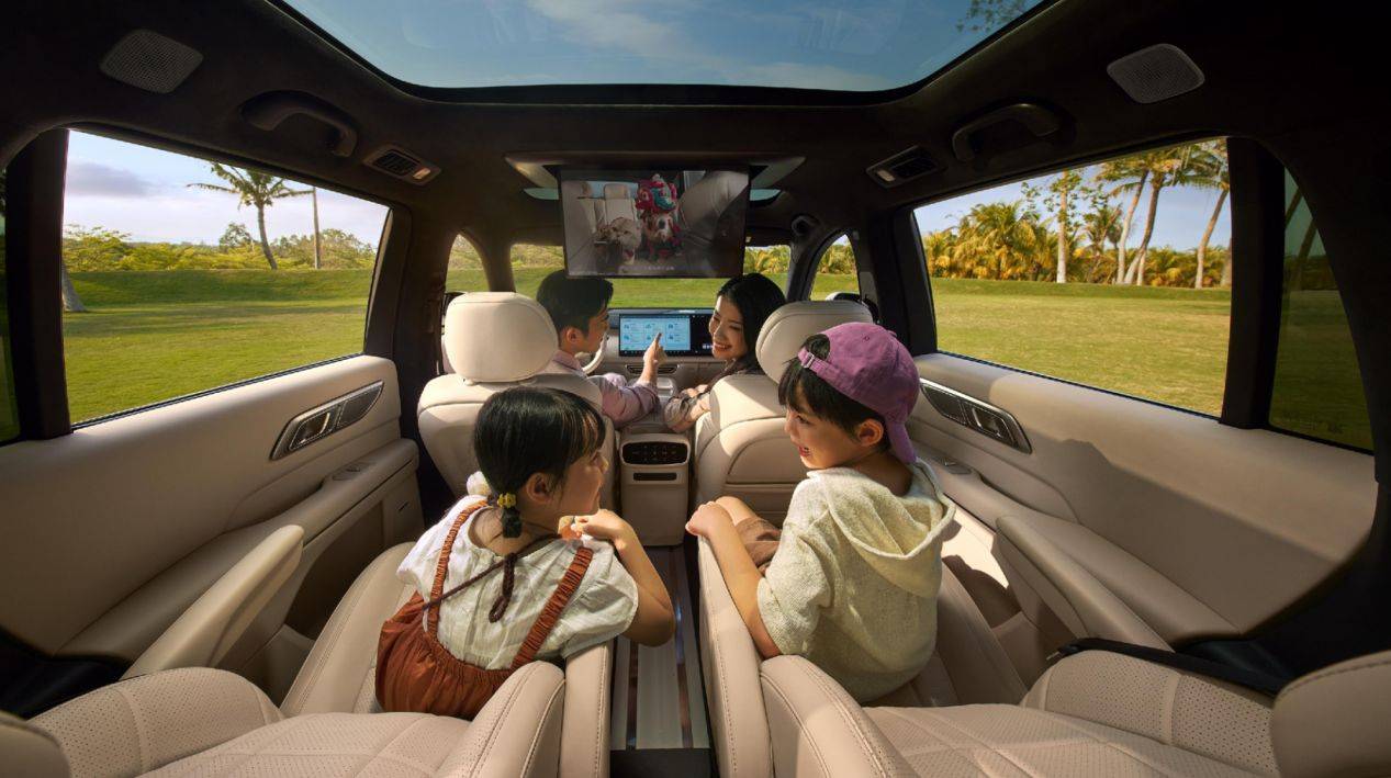 不是赞助,而是同行——深蓝与“村超”的责任共鸣