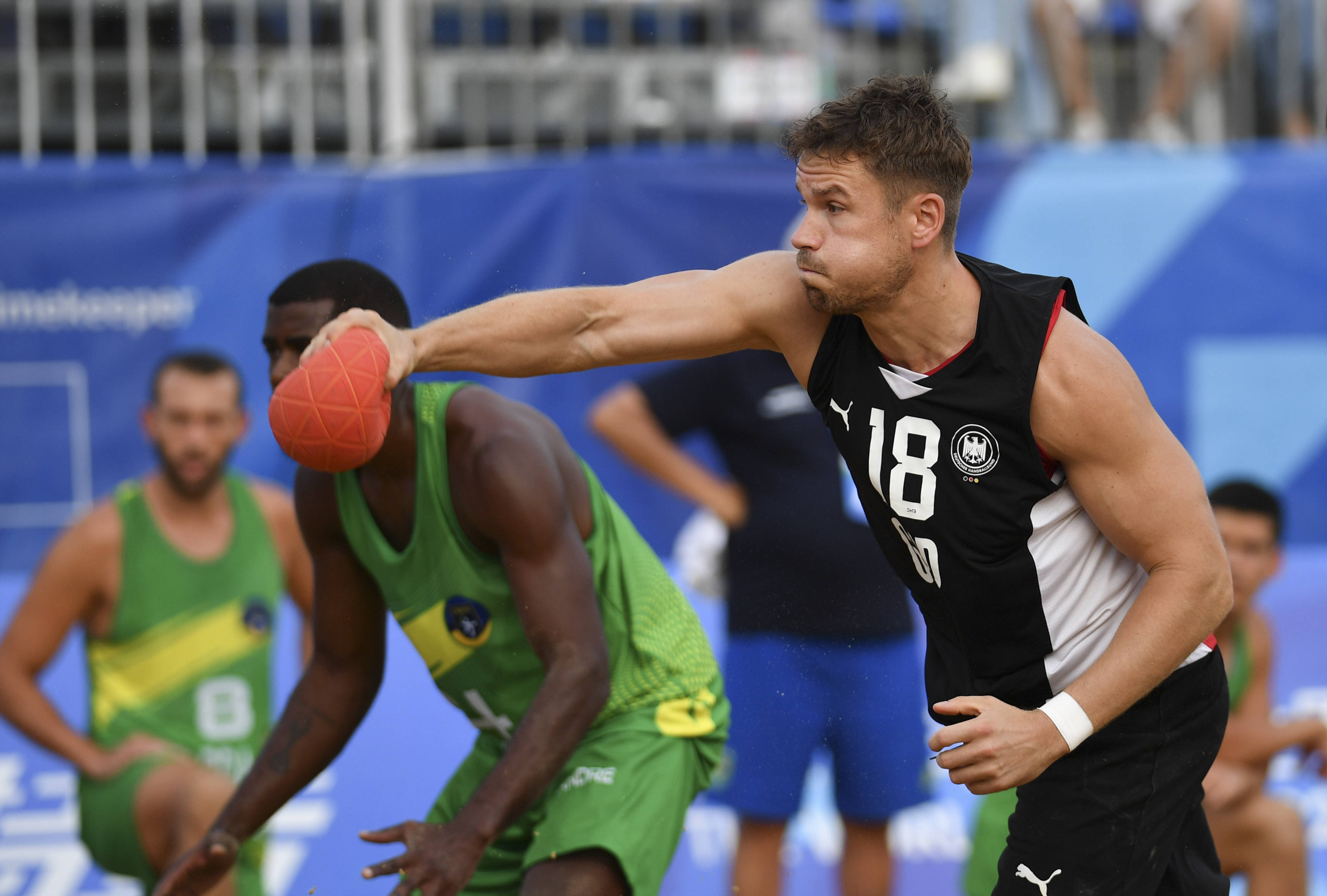 (成都世运会)沙滩手球——男子半决赛:德国队胜巴西队