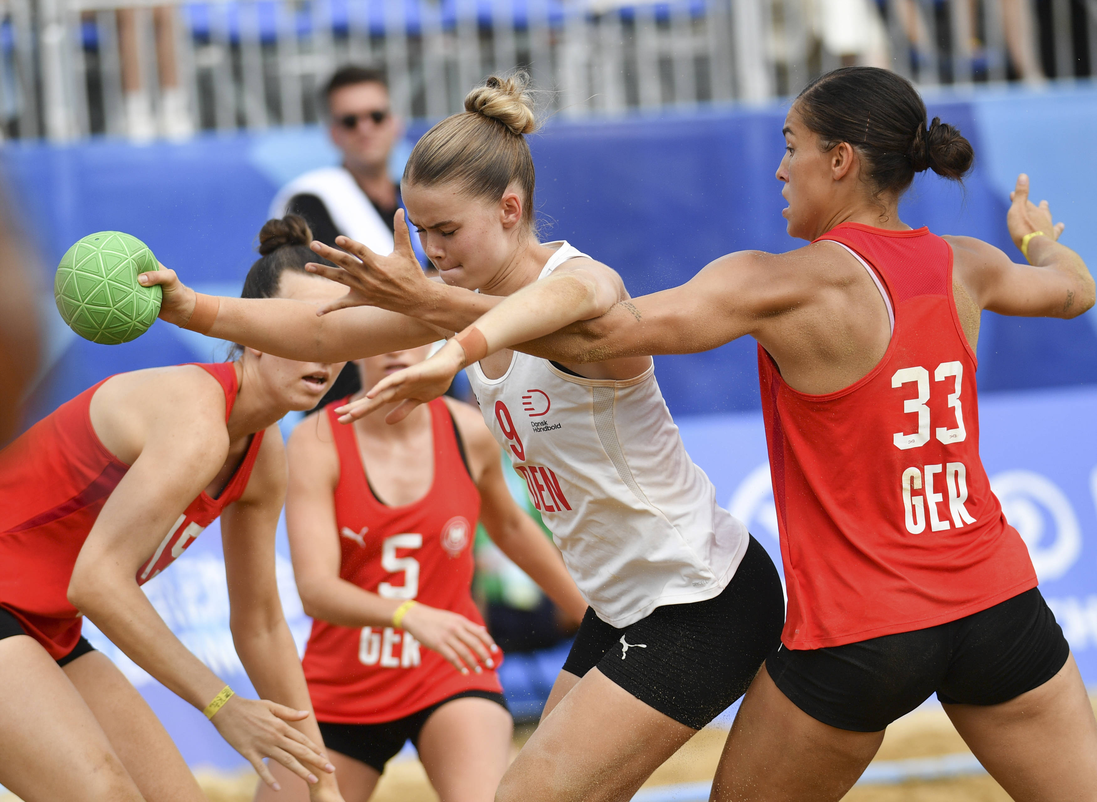 （成都世运会）沙滩手球——女子半决赛：德国队胜丹麦队