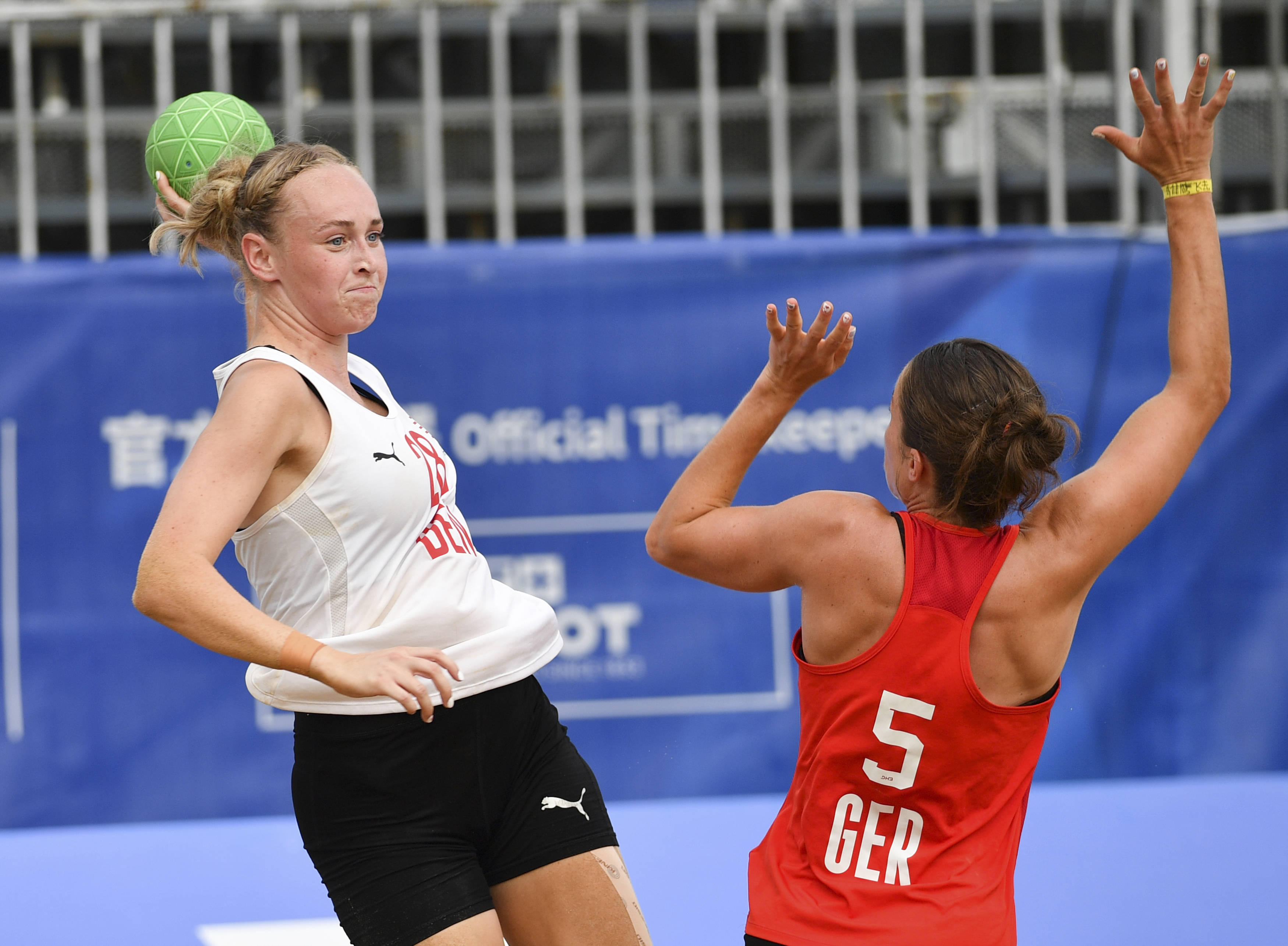 （成都世运会）沙滩手球——女子半决赛：德国队胜丹麦队