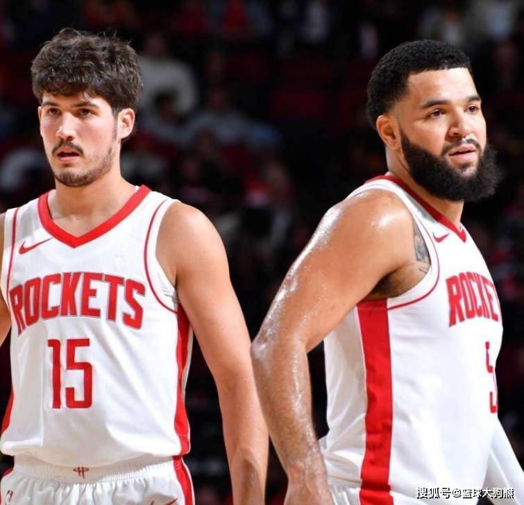 前锋变分卫？美媒评26大得分后卫，火箭队22岁新星入围！他或被动转型